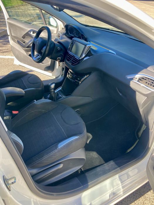 Peugeot 208 eHDI 1600 Allure