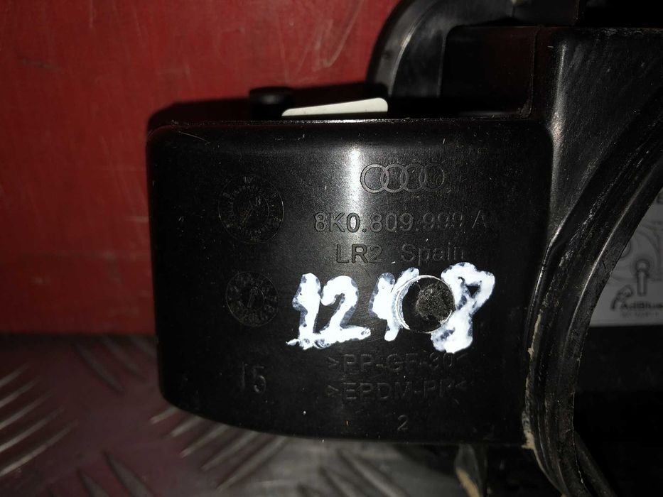 Лючок бензобака Audi A4 B8 8K 8K0809999A Код фарби 1R /Z7L Сірий