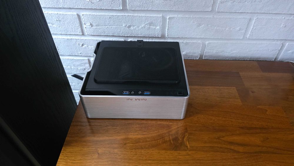 Komputer mini PC HTCP InWin Chopin Ryzen 5700G 32GB RAM 1,5TB SSD WiFi