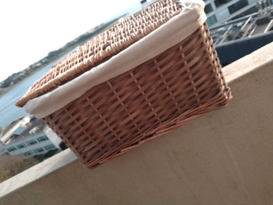 Cesto de Verga-8E-Pum Pum Somente +1 dia no Paraiso-Poster-3E Desde 2E