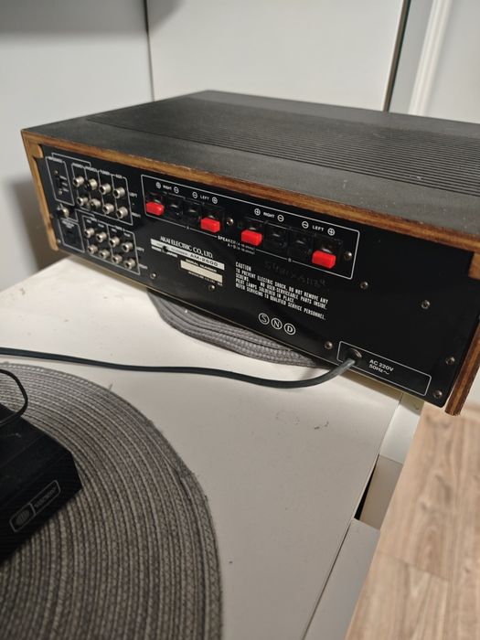 Wzmacniacz Akai am 2600