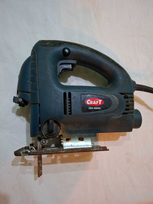 Акумуляторні ножиці Bosch.