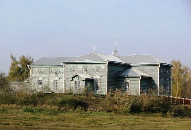 Продам власну земельну ділянку з виходом до річки. Під забудову та ведення господарства. Кадастровий номер на 25 соток під забудову для оформлення є.