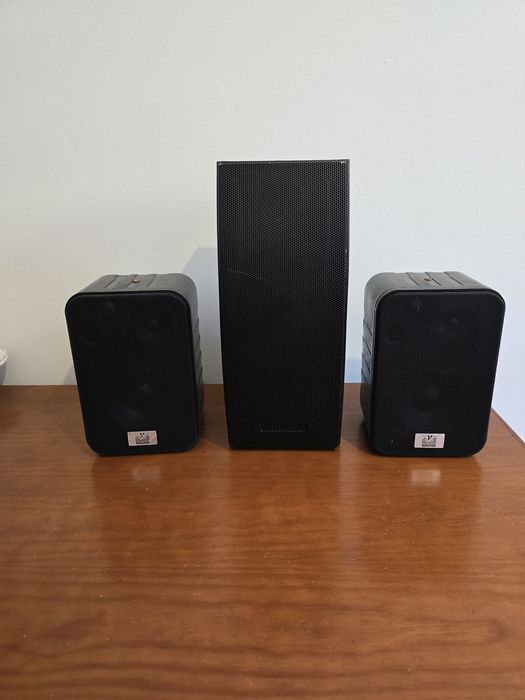 Kit colunas. Bose e JBL