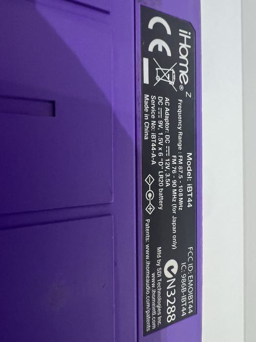 Radio iHome iP4 Portable FM Stereo Boombox