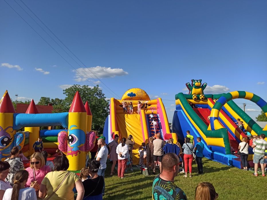 Zjeżdżalnia dmuchana, dmuchaniec,  dmuchańce Piana party
