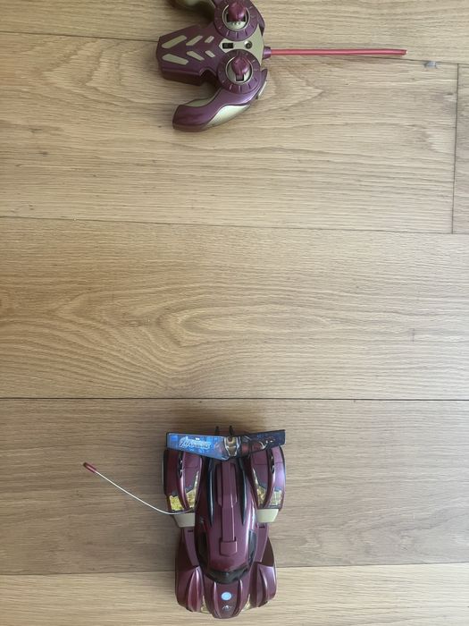 Carro telecomandado do homem de ferro