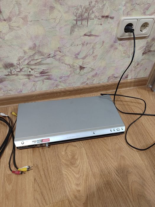 DVD відео програвач samsung model R376KD