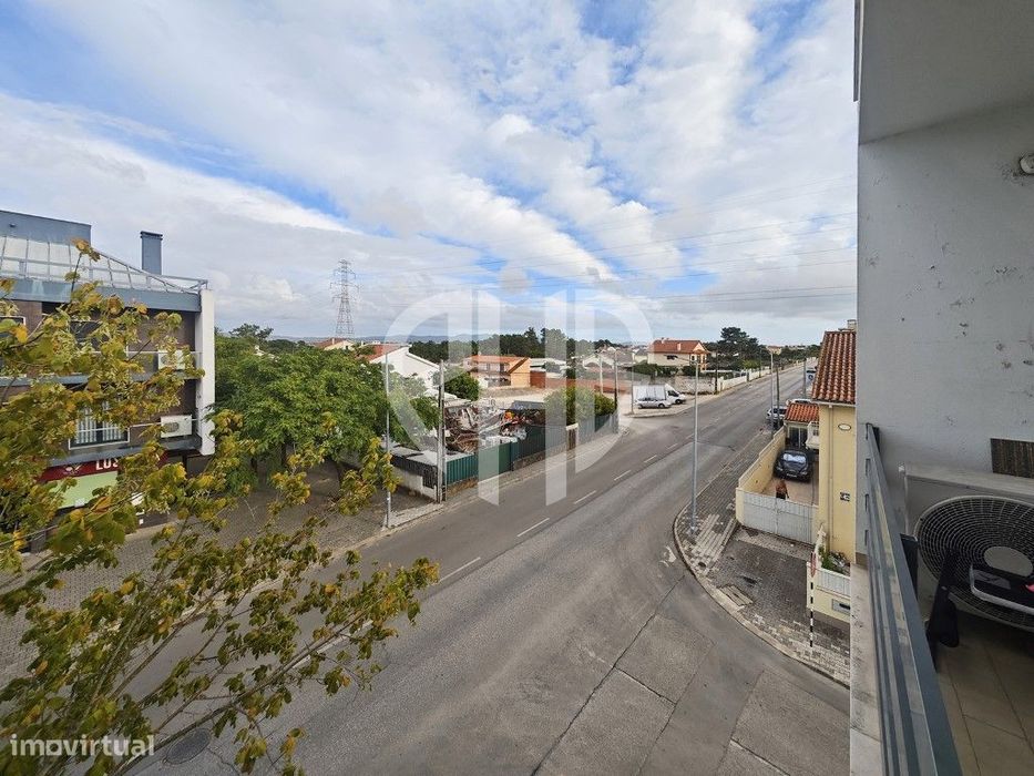 Apartamento T3 para Arrendamento em Fernão Ferro | Avenida dos Redo...