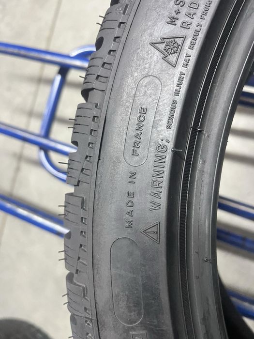 275/40/19+255/40/19 R19 Michelin Pilot Alpin PA4 4шт нові зима