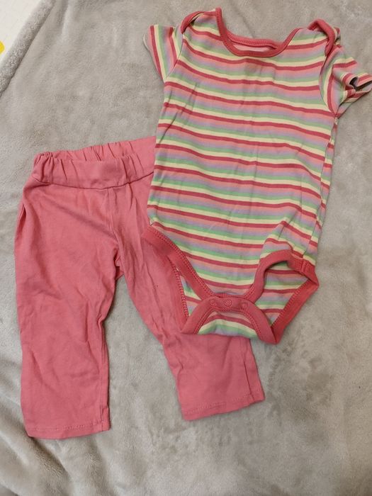 Віддам речі для дівчинки від 3 до 9 місяців