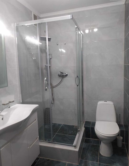 Простора та світла двокімнатна квартира.