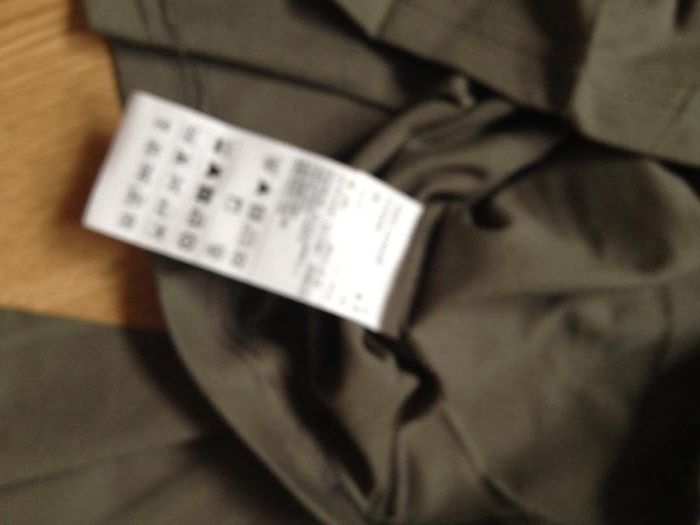 Camisola verde escuro da benetton nova com etiqueta menino-8-9anos