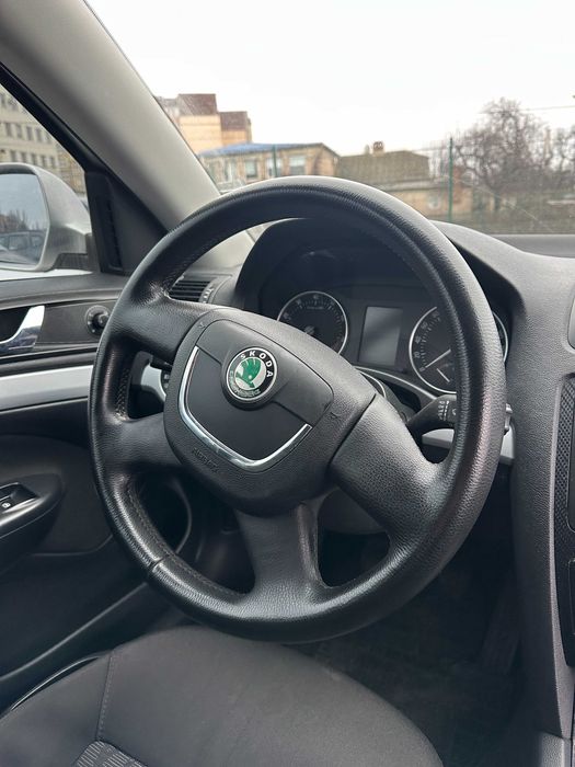 Продам Skoda Octavia A5 2011 можлива розстрочка,кредит!