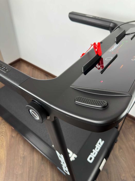 Продам бігову доріжку Zipro Pacto iConsole+