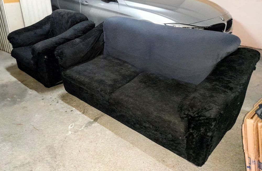Sofá-Cama 2 Lugares + Poltrona Re-estofado em  Veludo Preto
