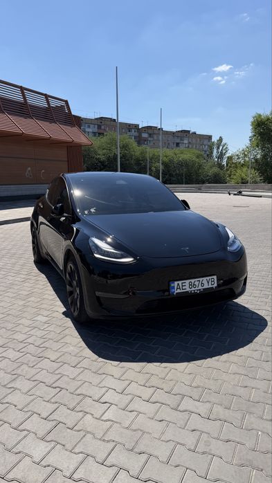 Tesla model Y 2021