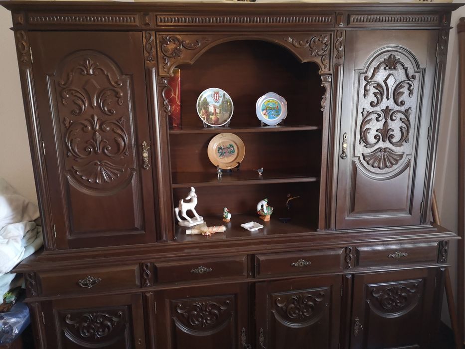Vendo conjunto movel e mesa antiga