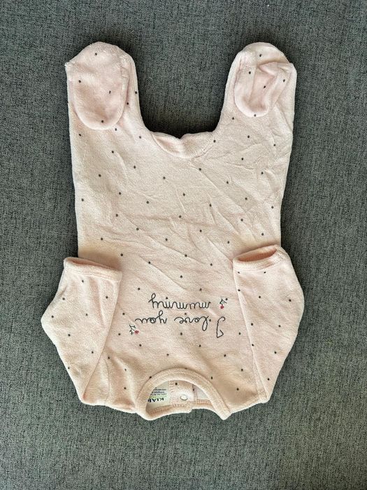 Lote de 15 peças de roupa de bebé dos 0-3