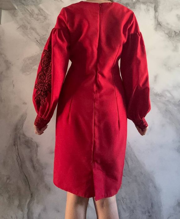 Вишита сукня, ручної роботи