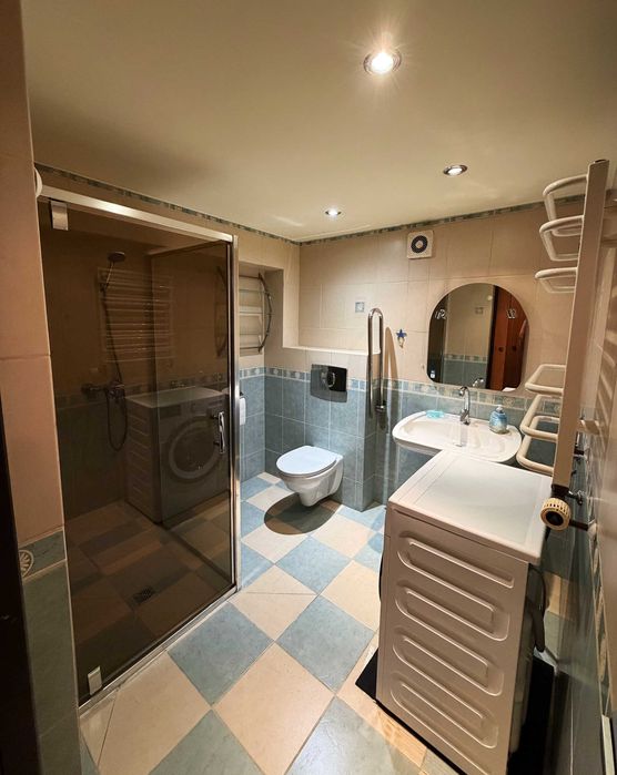 Komfortowy dom szeregowy 165 m² – 5 pokoi, garaż, ogród