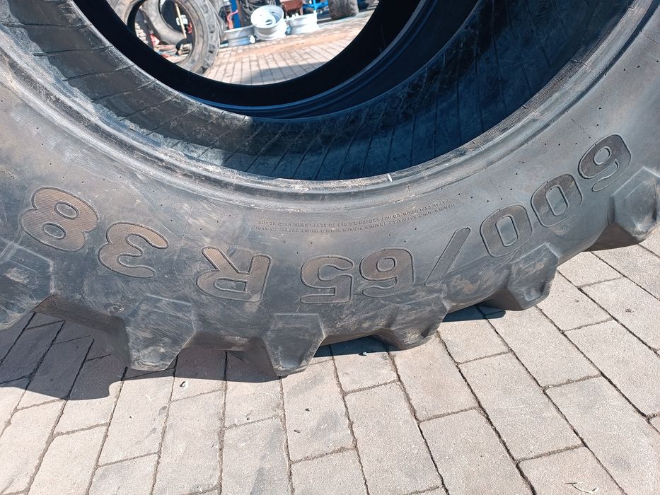 600/65R38 Pirelli i Trelleborg TM800