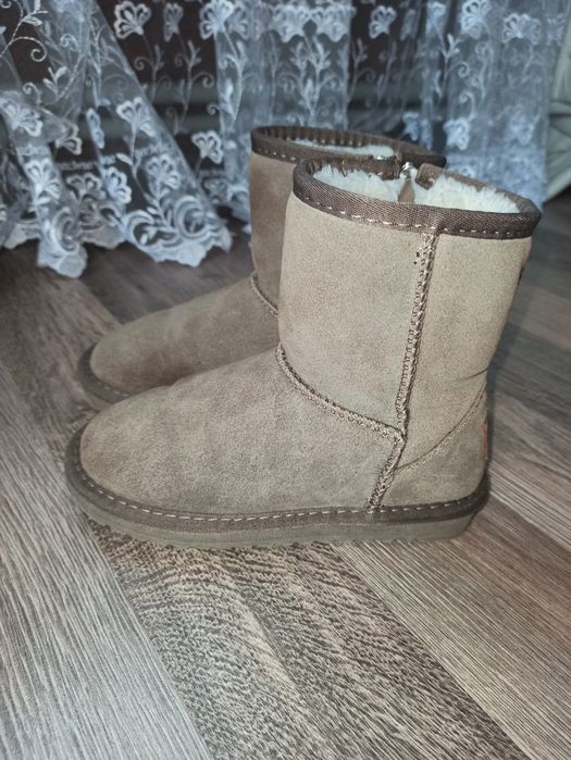 Зимові дитячі уги