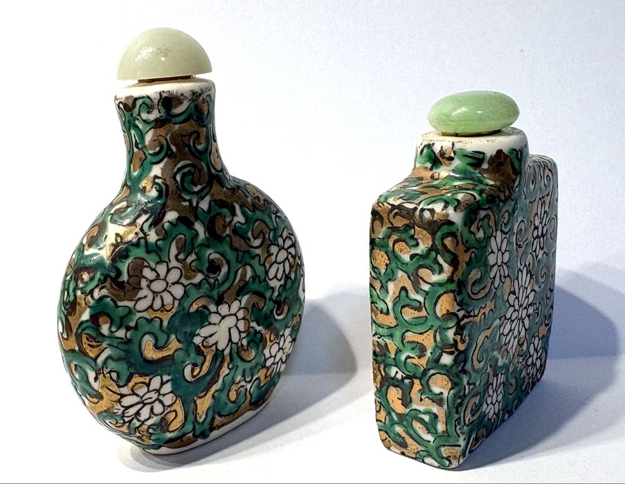 Par de frascos de rapé /Snuff bottles asiáticos vintage pintados à mão