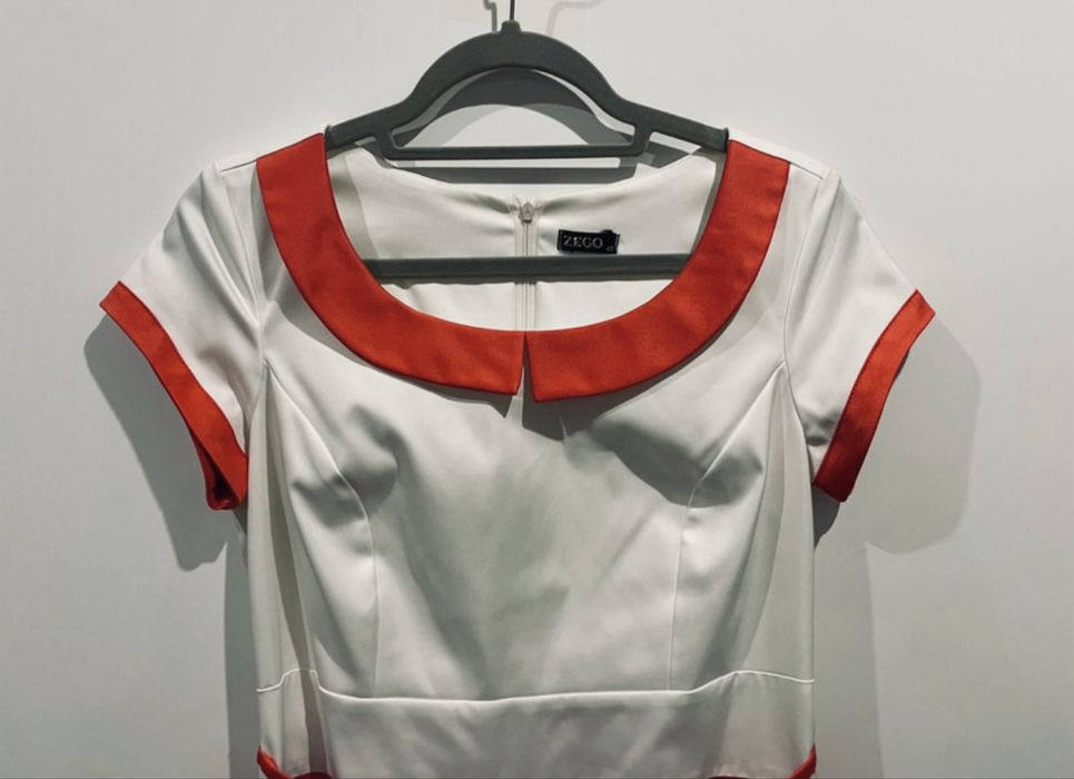 Sukienka biała z koralowym elegancka M/L