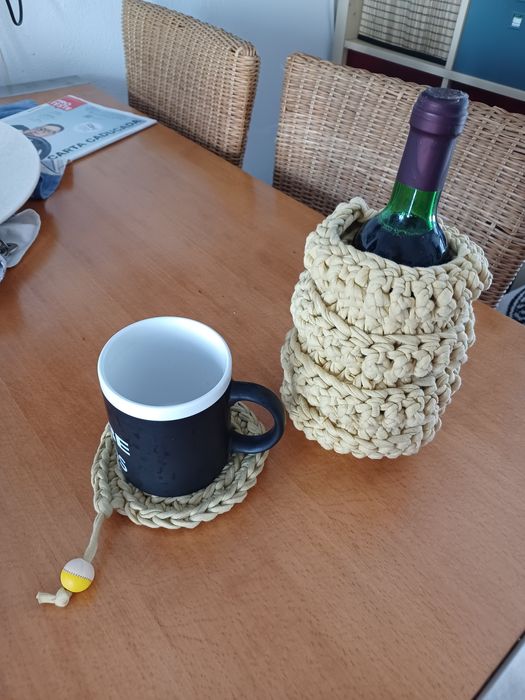 Bases para copos e garrafas