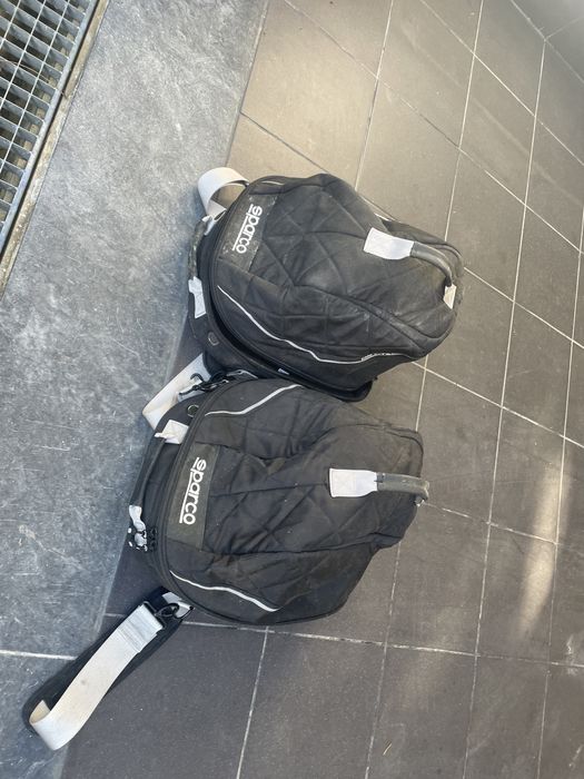 2 Sacos para capacetes