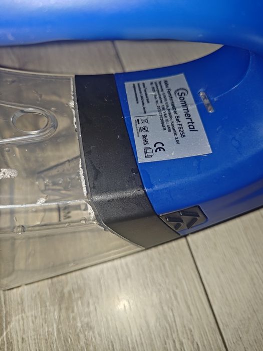 Myjka akumulatorowa elektryczna do okien  odkurzacz