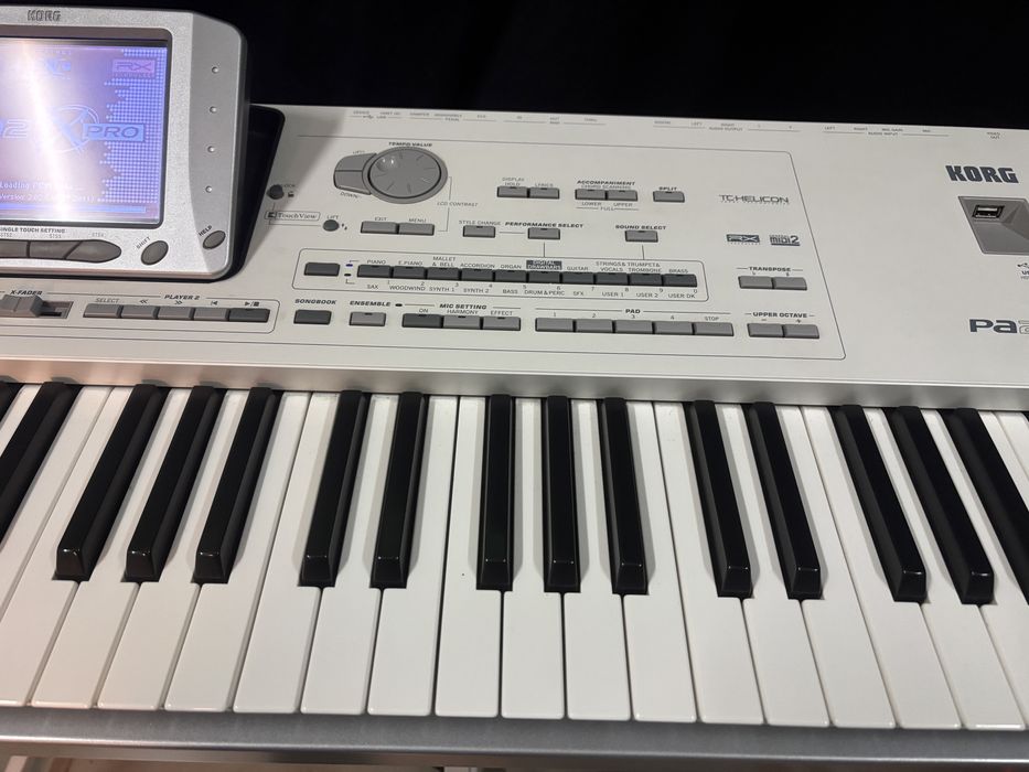 Korg pa2x + pack de ritmos e sons portugueses