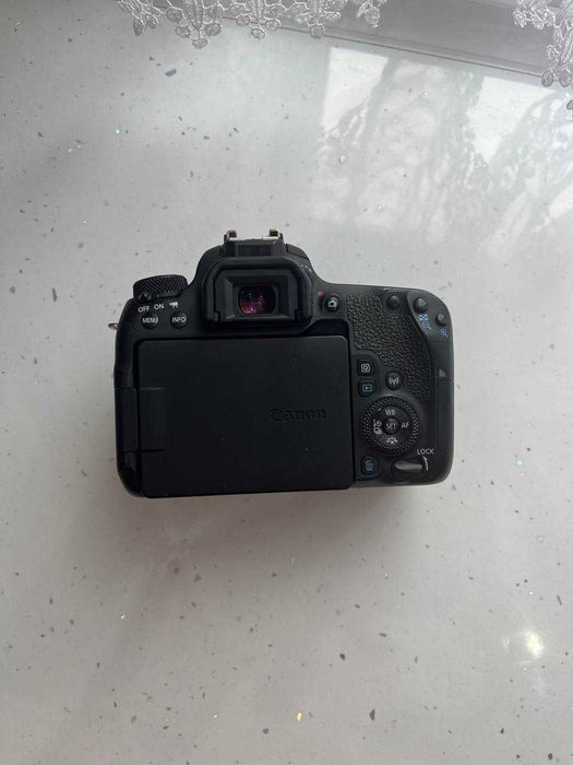 Фотоапарат Canon EOS 77d + об'єктив STM 18-55mm 4-5.6f