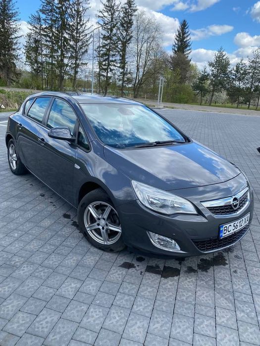 Opel Astra J 2010р