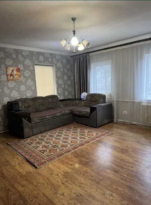 Продаж будинку біля Києва з ділянкою на 30 соток