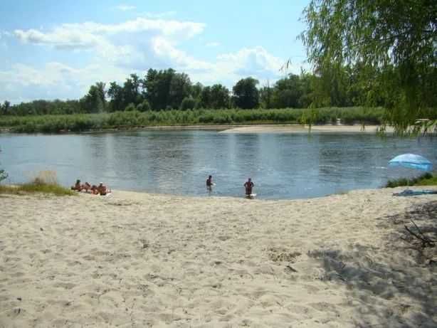 Оренда котеджу в шикарному місці на Десні подобово!!!