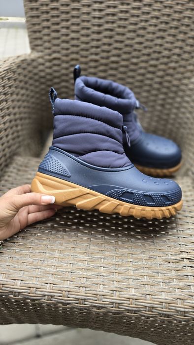 Зимові чоботи crocs w7