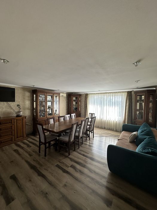 Продаж житлового будинка з комер. приміщенням (сауна ,басейн, більярд)