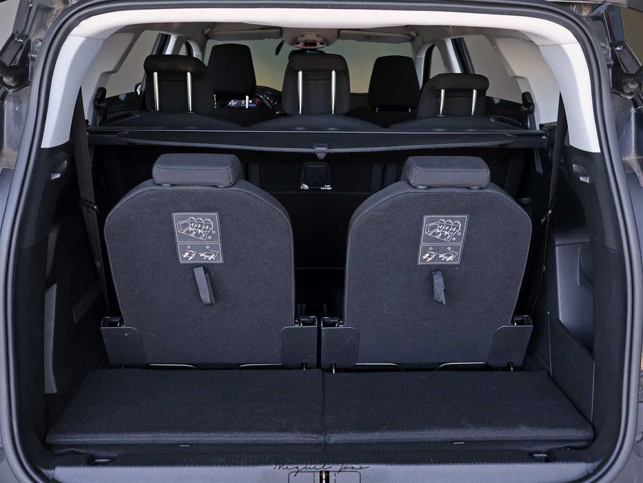 PEUGEOT 5008 1.5 BlueHDi 130cv | 7 LUGARES | GPS | CARPLAY