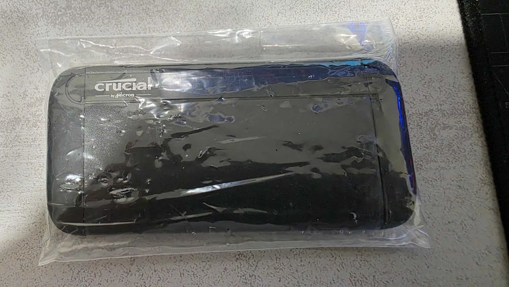 Disco Externo SSD CRUCIAL X8 (1 TB - USB 3.1 - 1050MB/s) - COMO NOVO