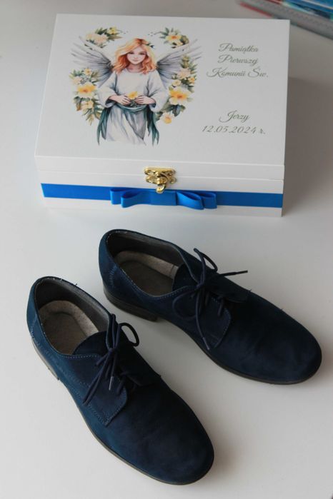 Eleganckie skórzane półbuty chłopięce (r. 34, dł. 22.5 cm)