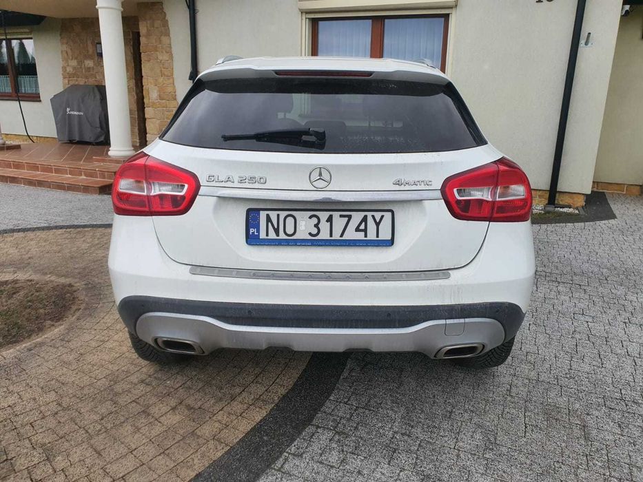 Mercedes-Benz GLA 250 4Matic 7G-DCT