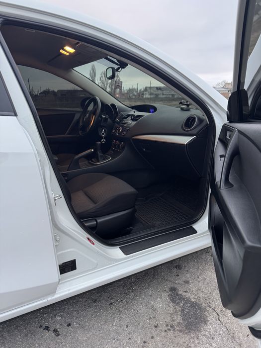 Продам MAZDA 1.6 дизель