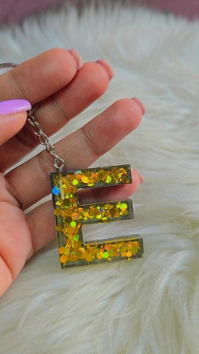 Porta-chaves de letras em resina. Preço especial para revendedoras