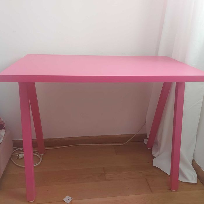 Secretaria para Menina  como nova com pouco uso