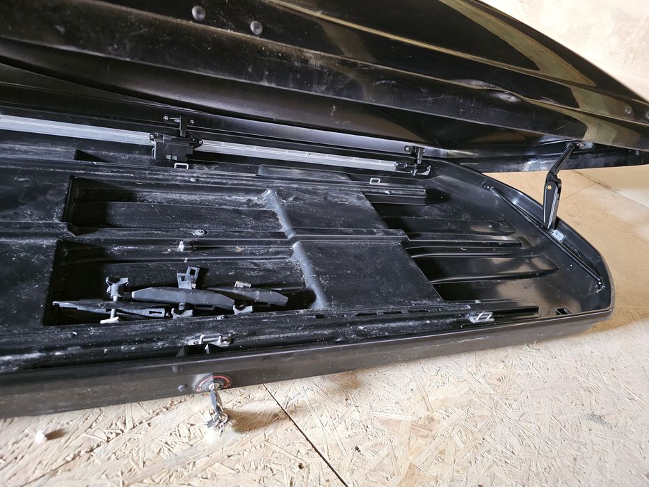 Box dachowy BMW 460