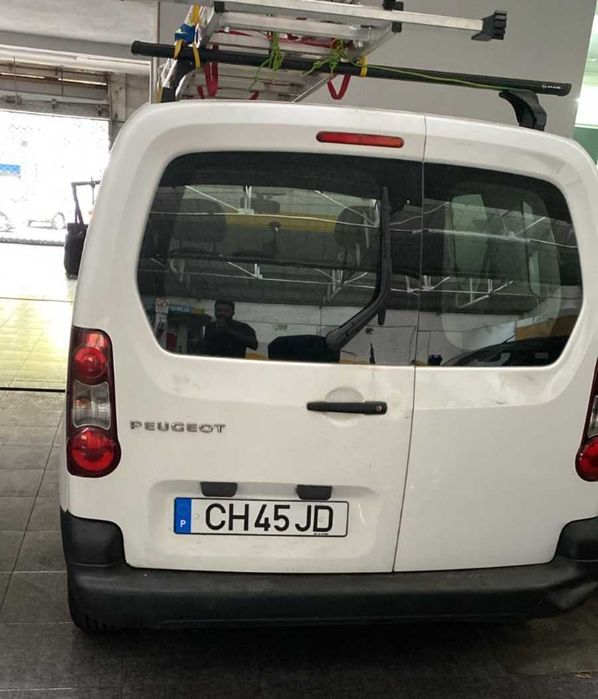 Carrinha Peugeot Partner 5 lugares