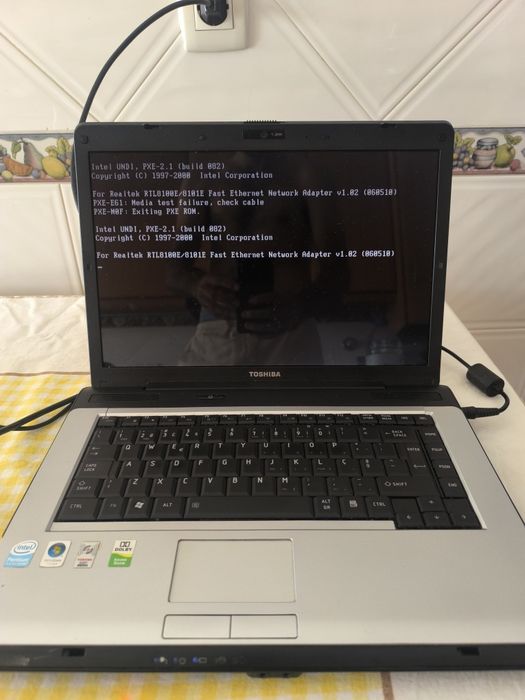 Portátil Toshiba Satellite A200 (Para Peças / Incompleto)