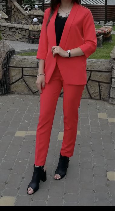 Продам  костюм в ідеальному стані